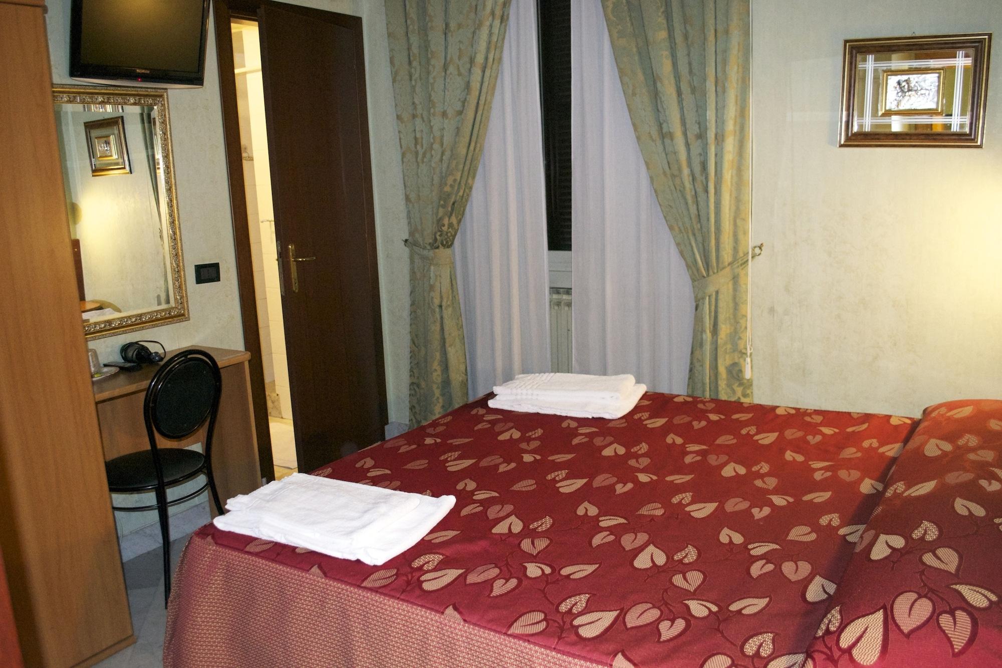 Hotel Ferrarese Rome Exterior photo