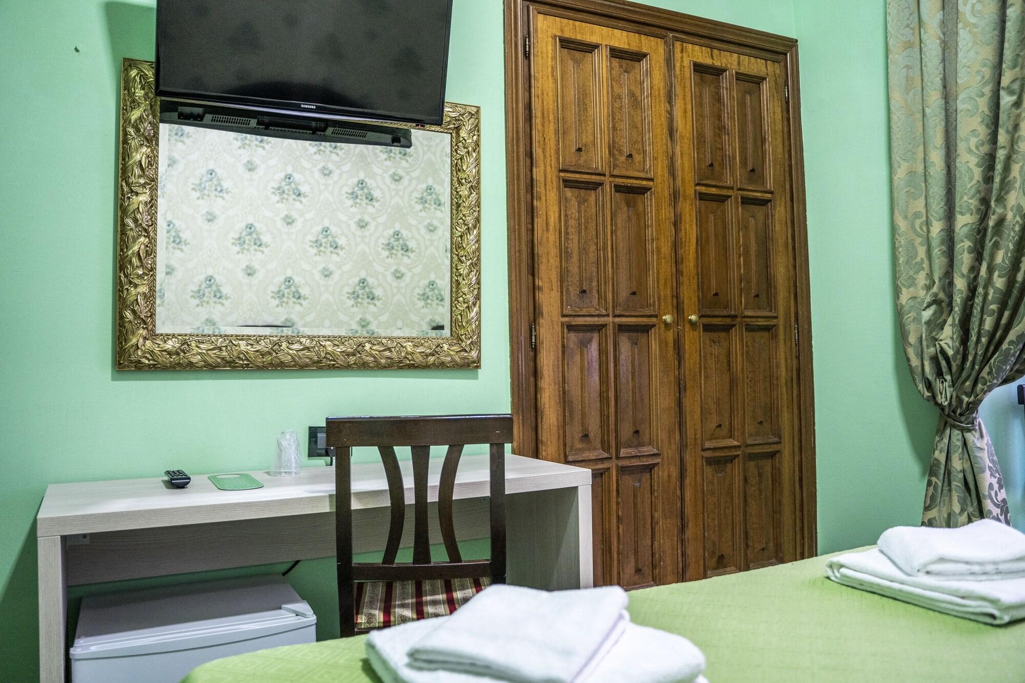 Hotel Ferrarese Rome Exterior photo