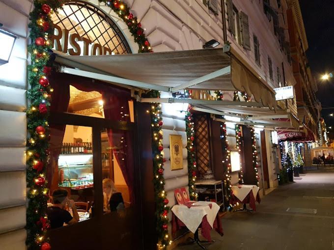 Hotel Ferrarese Rome Exterior photo
