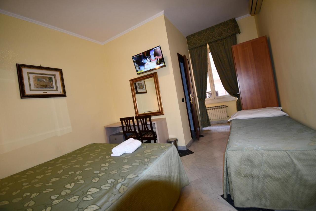 Hotel Ferrarese Rome Exterior photo
